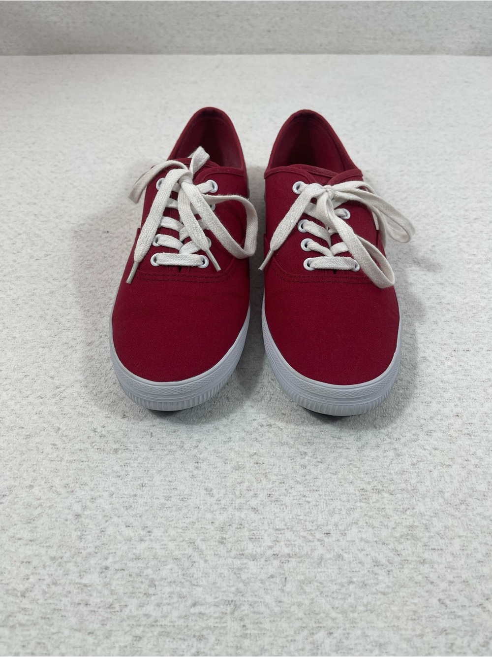 City Sneaks Womens Canvas Lace Up Casual Sneakers Size 9.5. Red SKU#0506